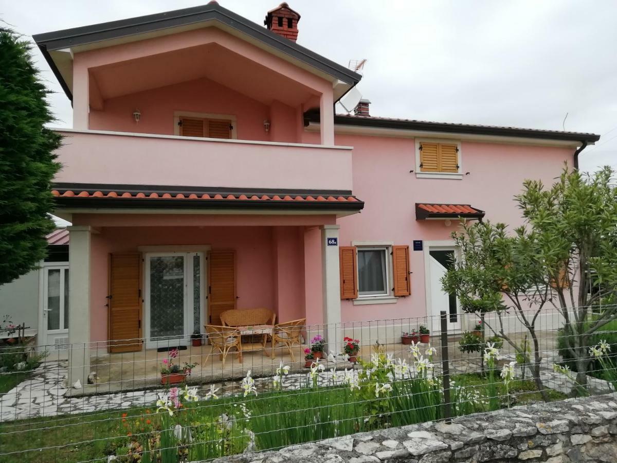 Apartmani Vesna Buje Exteriér fotografie